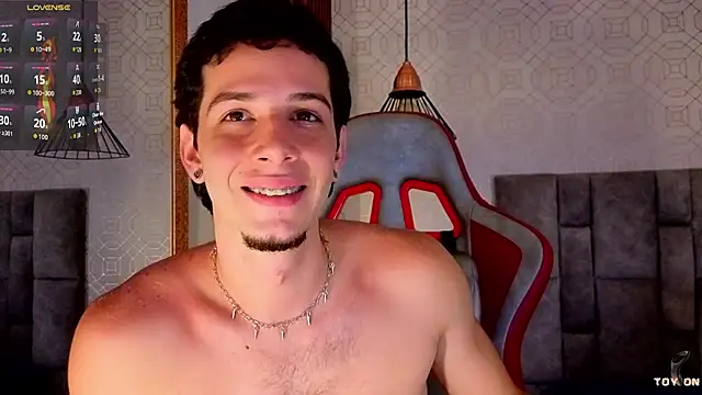 isaacblaze_ Adlı Modelin Canlı XXX Sohbeti