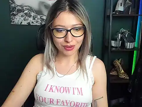 loveHeidin Live XXX chat