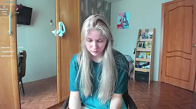 Chat +18 de Tiny_Kiss ao vivo