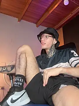 david_huge's Live XXX Chat