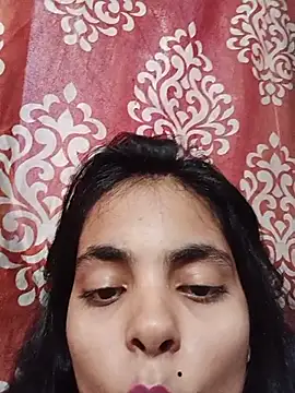 Sandhya_77 Adlı Modelin Canlı XXX Sohbeti