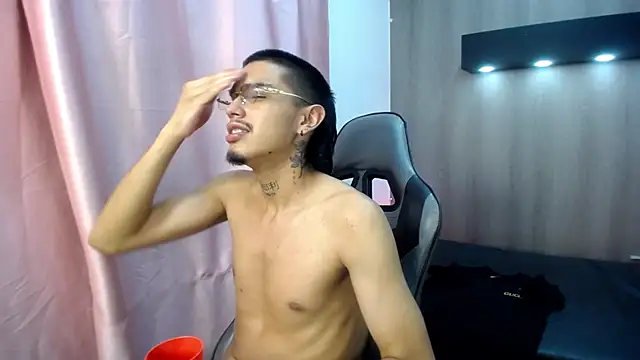 Chat XXX en directo de Tayson_Hot