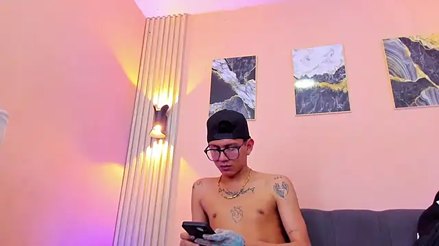 Marcus_and_Tony Live XXX-Chat