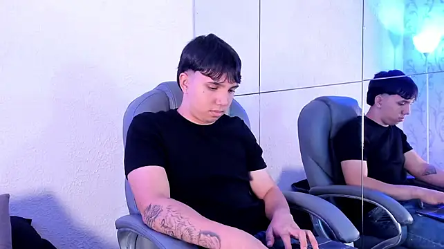 XXX chat uživo modela Andy_moretti