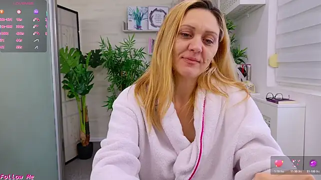 Chat XXX en directo de EllaMilf_