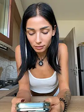 Chatroom XXX en direct de Vicky_luxe