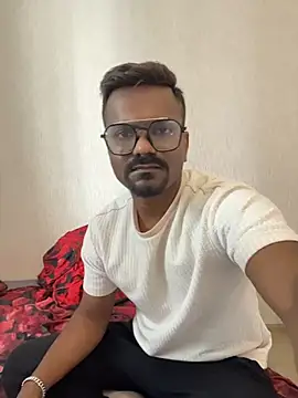 bhagihero's Live XXX Chat