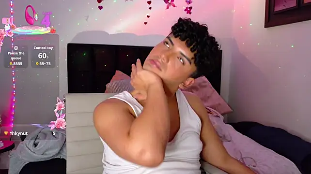 Kairoo_ Adlı Modelin Canlı XXX Sohbeti