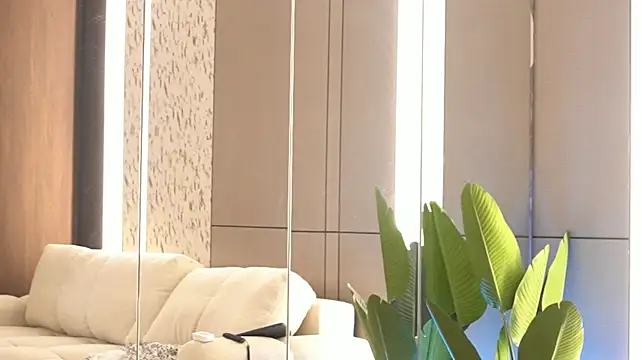 IvyMirrage's Live XXX Chat
