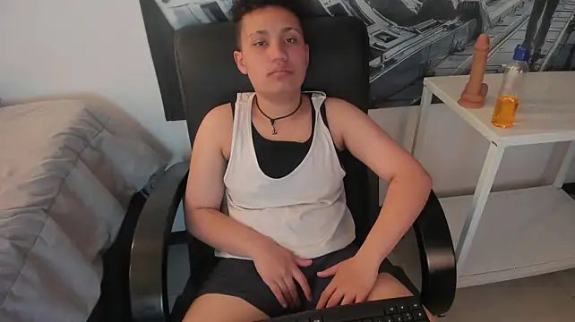 BullSmoke19n Live XXX chat