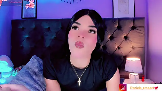 Amira_Ember Adlı Modelin Canlı XXX Sohbeti