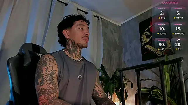 TigerStripes1_ Live XXX Chat