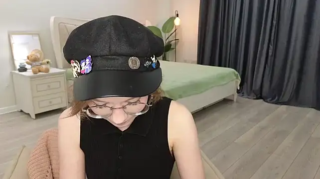 Chat +18 de MyrticeAden ao vivo