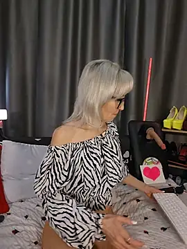 Milforja Adlı Modelin Canlı XXX Sohbeti