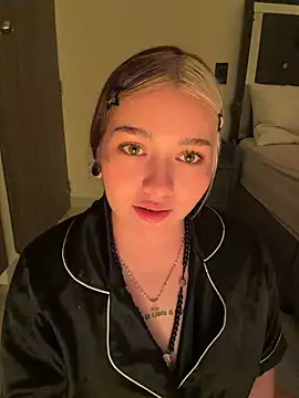 XXX chat uživo modela Daniela_ruizz
