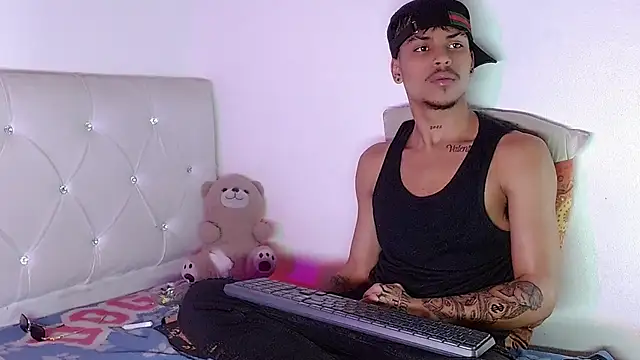 Angel_foxc13 即時 XXX 聊天