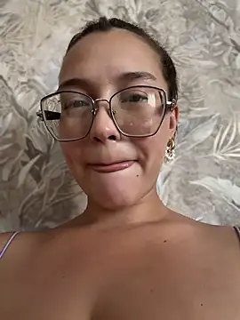 LunaMood Live XXX Chat