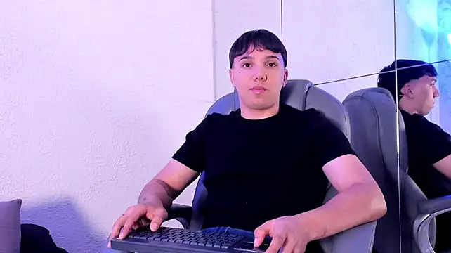 Živý XXX chat Andy_moretti