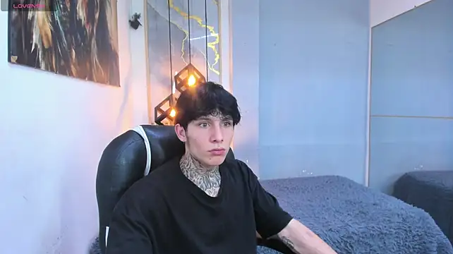 Cry_thereal élő XXX-chatje