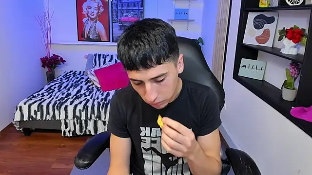 Chatroom XXX en direct de Benji23_