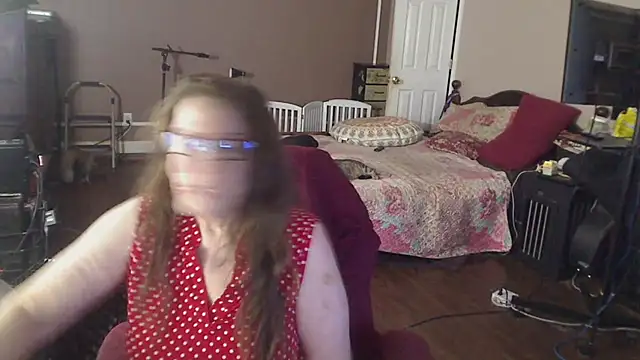 Ireallysquirt's Live XXX Chat