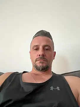 XXX chat uživo modela InsaneMattt