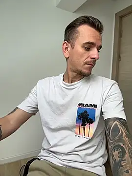 Huge_cock22cm Webcam-Show
