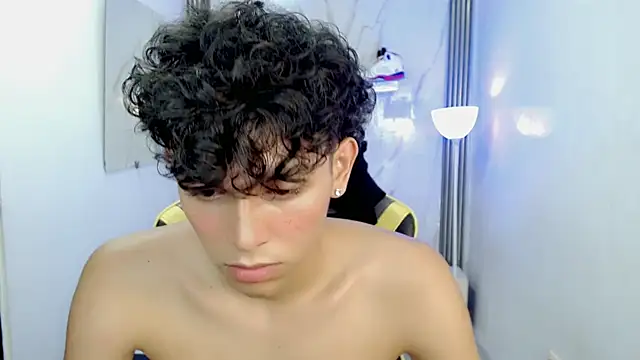 Chatroom XXX en direct de FUNNY_DICK_
