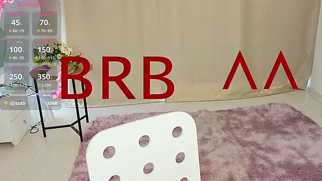 DinaKoenig élő XXX-chatje