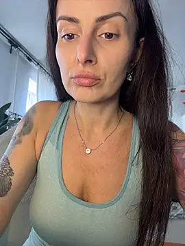 AnnaMaria- – Live XXX-chat