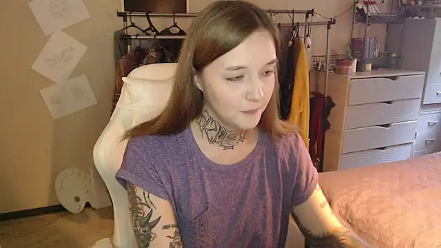 Taissa_Harmon élő XXX-chatje