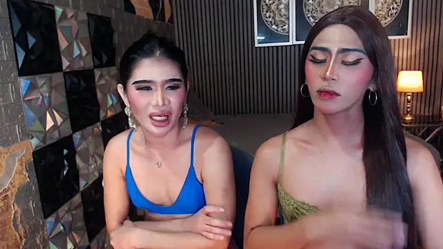 Chat XXX en directo de AudreyMilesTrans