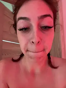 LynaFrost Chat XXX live