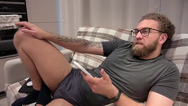 Bear_bear_ webcam show