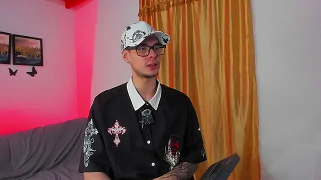 Vlad__night live XXX chat