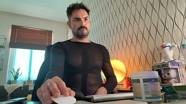 Chat +18 de tomz0819 ao vivo