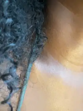Honeybeespecial: απευθείας συνομιλία ΧΧΧ