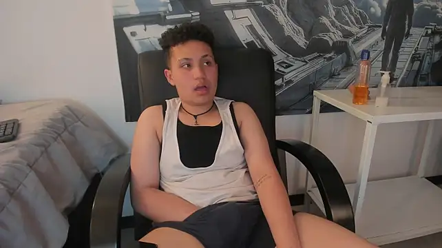 BullSmoke19 Live XXX Chat