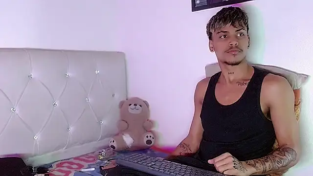Angel_foxc13: απευθείας συνομιλία ΧΧΧ