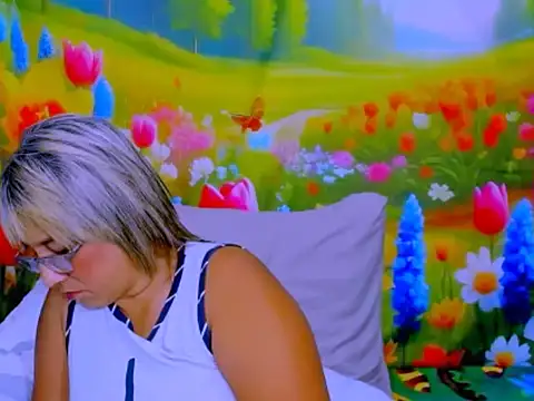indianroxy's Live XXX Chat