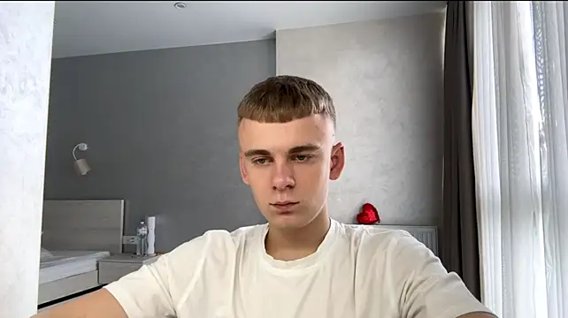 SoloFury 라이브 XXX 채팅