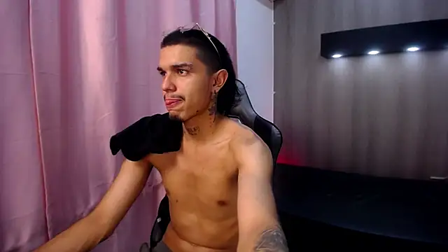 Chat XXX ao vivo de Tayson_Hot