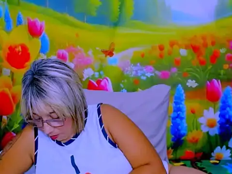 indianroxyn Live XXX chat