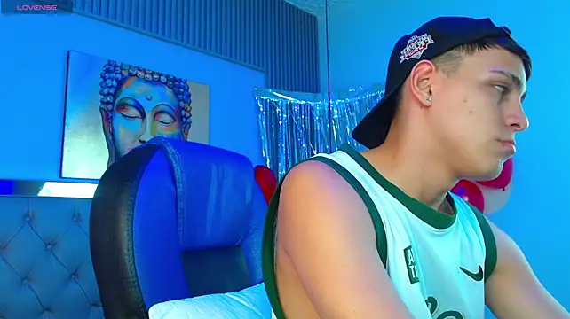 Show modela Ethanx18_ na web-kameri