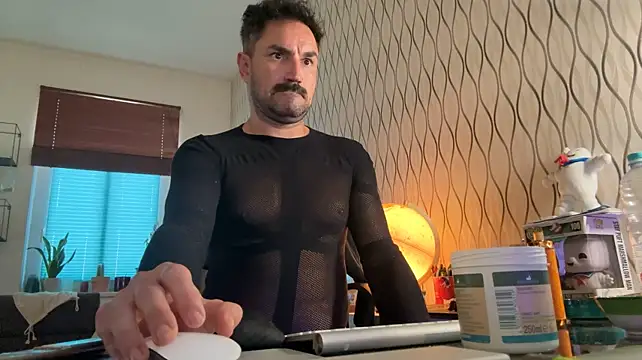 Chat XXX en directo de tomz0819