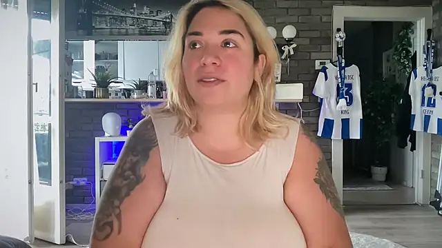 Monageil's Live XXX Chat