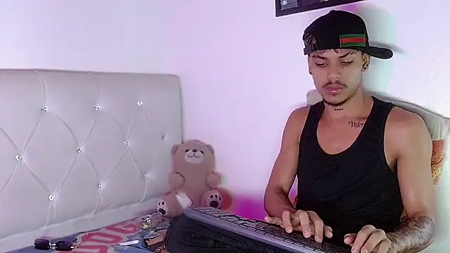 Angel_foxc13 即時 XXX 聊天