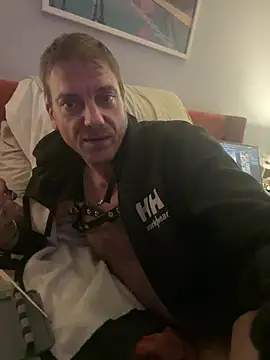 AidenMcKnight XXX чат на живо