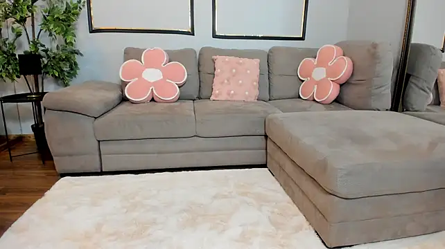 XXX chat uživo modela BarbieDoll13