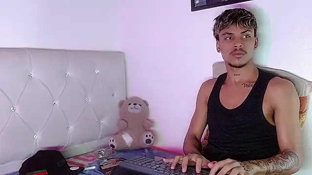 Angel_foxc13のライブXXXチャット